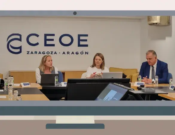 Banner Dr. Mora en una jornada de la CEOE_Mesa de trabajo