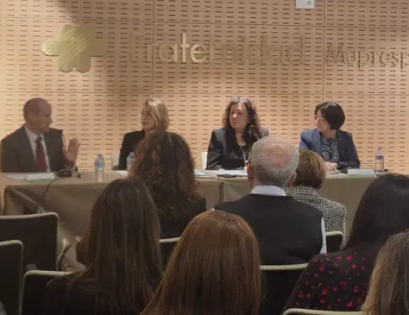 Fraternidad-Muprespa lan-harremanari buruzko hitzaldia IP bat deklaratu ondoren