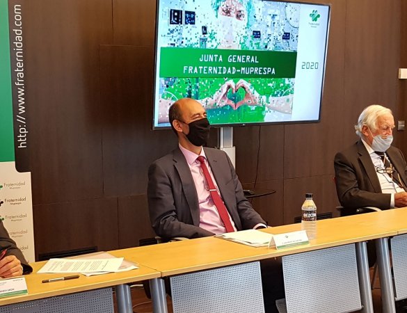 Rafael Domenech, Director del centro de Asesoría y Servicios Jurídicos de Fraternidad-Muprespa, Juan Manuel Ruiz Santana, Secretario de la Junta Directiva de Fraternidad-Muprespa (Educacion y Gestión), Carlos Espinosa de Monteros, presidente de Fraternidad-Muprespa, y Carlos Aranda, director Gerente de Fraternidad-Muprespa