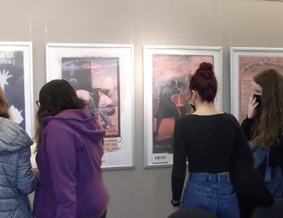O alumnado do centro realizou actividades docentes a través da exposición organizada por Fraternidad-Muprespa