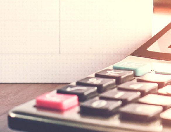 Calculadora e diñeiro Prestacións por Cesamento de Actividades para Traballadores Autónomos