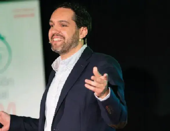 Esteban Mate participa en la elaboración de un informe sobre absentismo junto a la Fundación Justicia Social