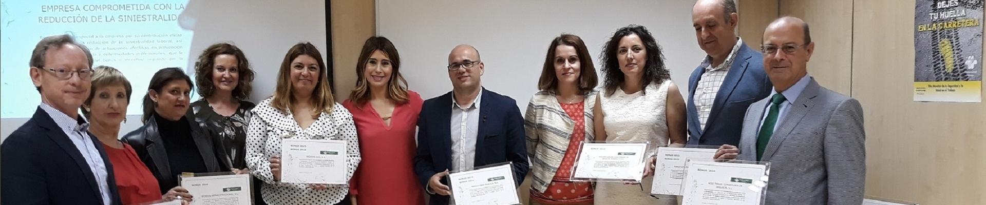 Foto de grupo entrega diplomas Bonus 2015/2016 Fraternidad-Muprespa Aragón