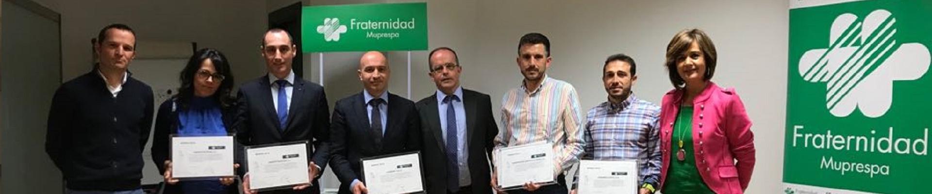 Foto de grupo entrega Bonus 2015_2016 Fraternidad-Muprespa León