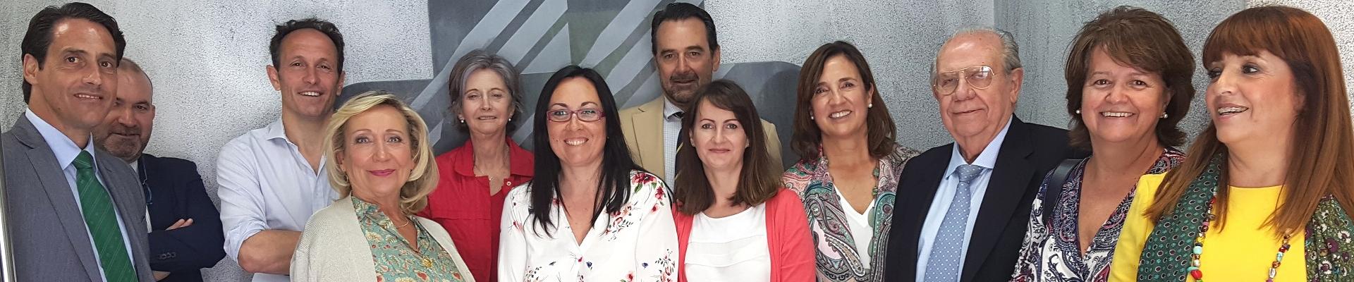 foto de grupo entrega bonus 2015 Fraternidad-Muprespa Cadíz