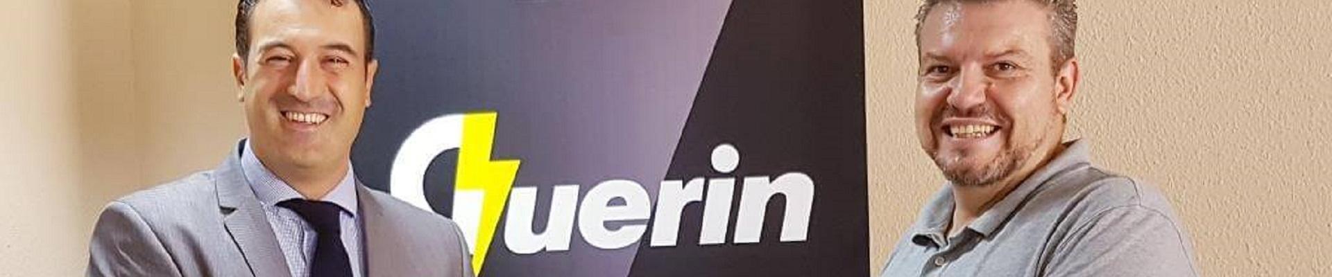 El Coordinador de Fraternidad-Muprespa, Jose Ramon Lafuente, entregando el diploma al Director General de Guerin, Daniel Tovar