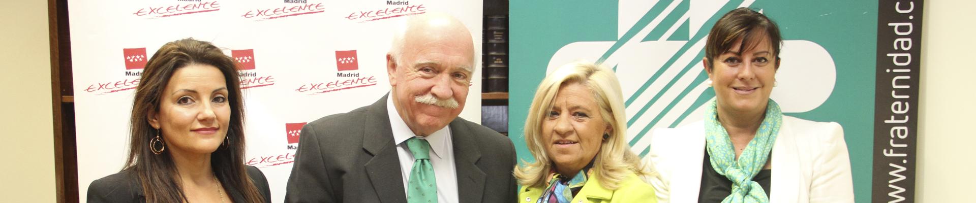 Carlos Aranda, junto a Irene Navarro, Natalia Fdez. Laviada y Elena Iglesias