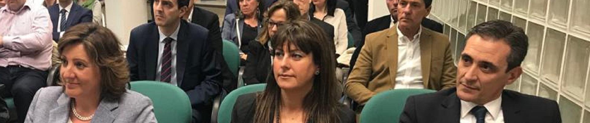 Patricia Franco, Natalia Fdez. Laviada y Eduardo Sanz, durante el acto