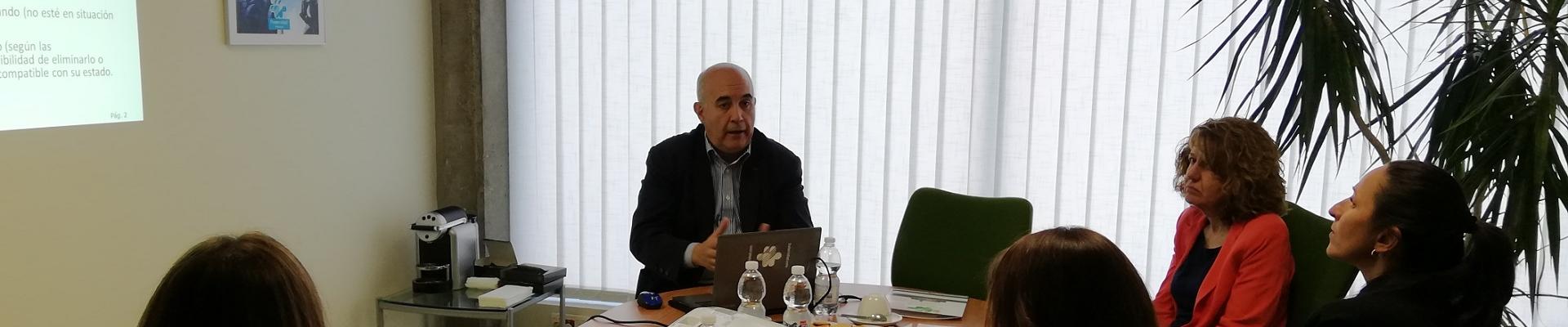 En la jornada se resumieron las novedades que presenta la segunda edición de la “Guía de ayuda para la valoración del riesgo laboral durante el embarazo