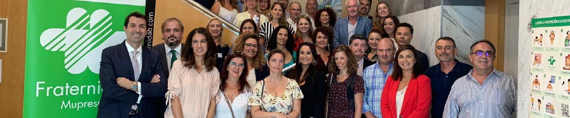 Foto de familia de los asistentes a la jornada