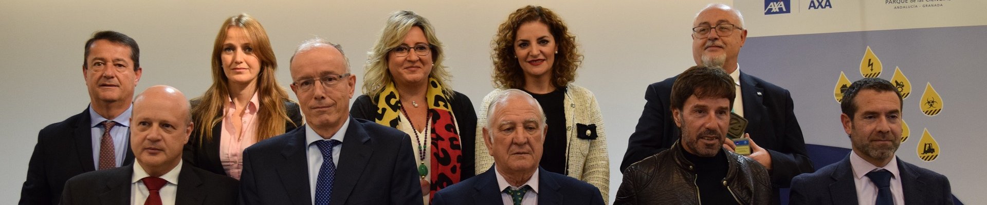 Miguel Ángel Quesada, director de Comunicación y Relaciones Institucionales de Fraternidad Muprespa, junto al resto de premiados