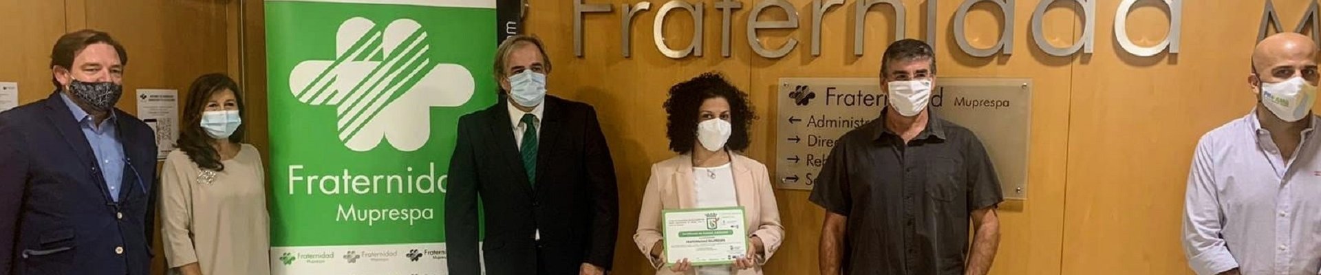 Foto de familia acto entrega a Fraternidad-Muprespa-banner