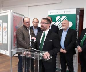 Numerosa presencia institucional en la inauguración de la exposición de carteles de prevención del siglo XX en Almansa