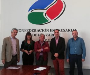 Imagen de los firmantes del acuerdo de colaboración