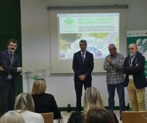 De izq a dcha: Jordi Batalla, de FM, Adriá Puigpelat, de la DGT, Agustín Hernando Maldonado y Manuel Haro Ruíz.