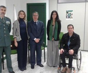 De izq. a derecha: teniente coronel, Ana Luz, Gregorio, Lola Jariego y José Gallego