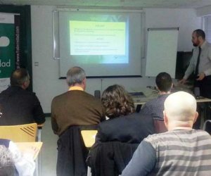 LA MUTUA FRATERNIDAD-MUPRESPA Y LA DIRECCIÓN GENERAL DE TRÁFICO DE A CORUÑA CELEBRAN UNA JORNADA SOBRE SEGURIDAD VIAL EN EL TRABAJO.