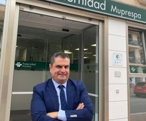 Ángel Iglesias, en la puerta de la delegación 