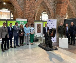 Foto de grupo de las autoridades asistentes al acto de clausura en el Museo de Sabero 