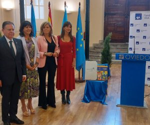 Imagen de los participantes en el acto 