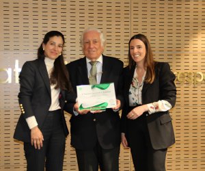 María Gómez Ormazabal, Carlos Espinosa de los Monteros y Ainhoa Mendiola Zapirain