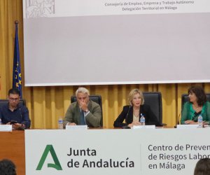Integrantes de la mesa inaugural de la jornada, a la derecha, Natalia Fdez. Laviada, subdirectora General de Prevención, Calidad y Comunicación de Fraternidad-Muprespa 