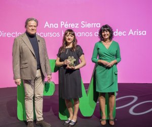José Luis García Feijóo, director de Fraternidad-Muprespa La Rioja, Ana Pérez Sierra, directora de Recursos Humanos de Nidec Arisa, y Natalia Fdez. Laviada, subdirectora general de Prevención, Calidad y Comunicación de Fraternidad-Muprespa 