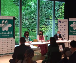 Natalia Fernández Laviada, Gema Igual y Tomás Gómez 