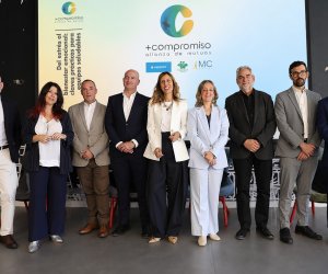 Ponentes y participantes en la jornada de +compromiso 