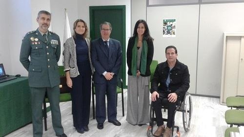 De izq. a derecha: teniente coronel, Ana Luz, Gregorio, Lola Jariego y José Gallego