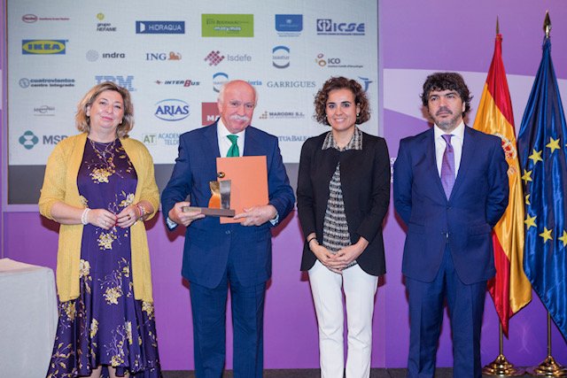 Fraternidad-Muprespa recibe del Ministerio de Sanidad el distintivo de igualdad en la empresa Fraternidad-Muprespa recibe del Ministerio de Sanidad el distintivo de igualdad en la empresa