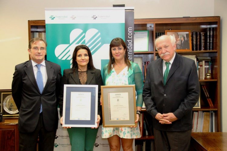 Fraternidad-Muprespa recibe de AENOR los certificados ISO 9001 e ISO 14001 Fraternidad-Muprespa recibe de AENOR los certificados ISO 9001 e ISO 14001