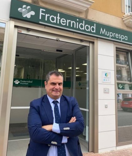 Ángel Iglesias, en la puerta de la delegación