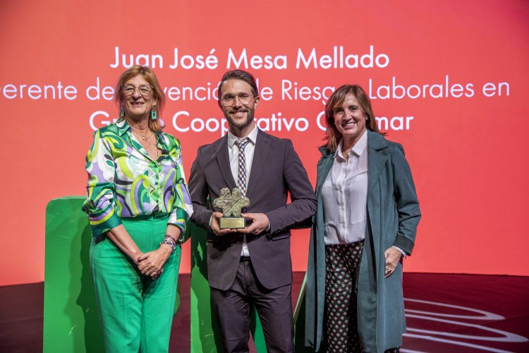 atilde Góngora, directora Provincial de Fraternidad-Muprespa Almería, Juan José Mesa, Gerente de Prevención de Riesgos Laborales en Grupo Cooperativo Cajamar, y Sonia Medrano, directora Territorial Sur de Fraternidad-Muprespa 
