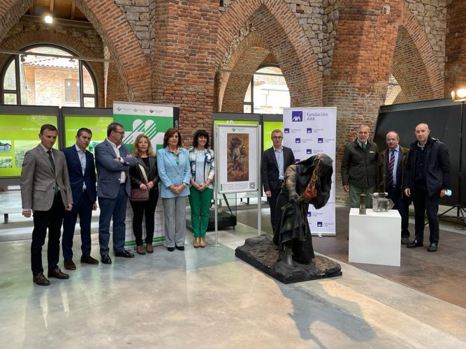 Foto de grupo de las autoridades asistentes al acto de clausura en el Museo de Sabero