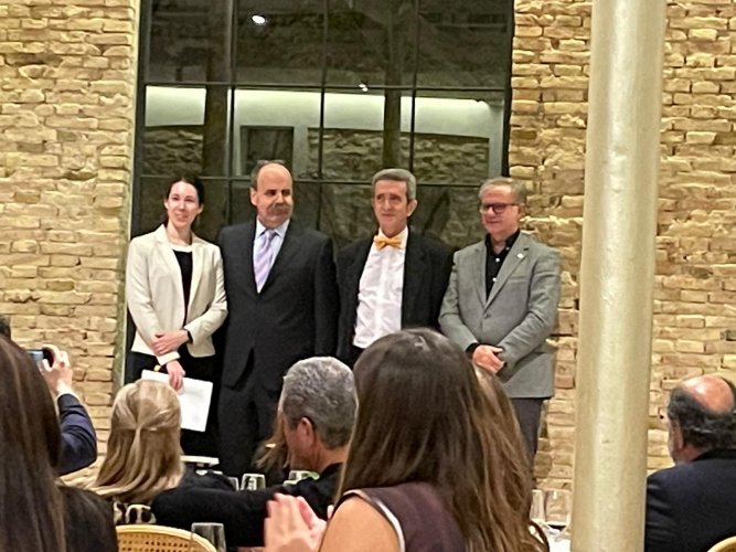 Dra. Lara Blasco Velázquez, secretaria general de SETLA, Dr. José García López, presidente de SETLA, Dr. Antonio Ortega, jefe de la Unidad de Medicina Interna del Hospital Fraternidad-Muprespa Habana, y Dr. Eduardo Sánchez Alepuz, organizador del Congreso