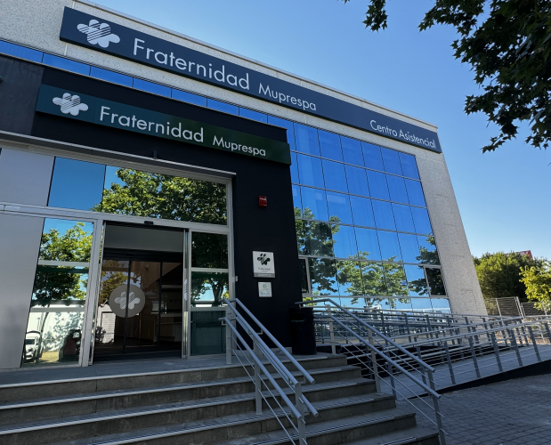 Fachada principal del centro 