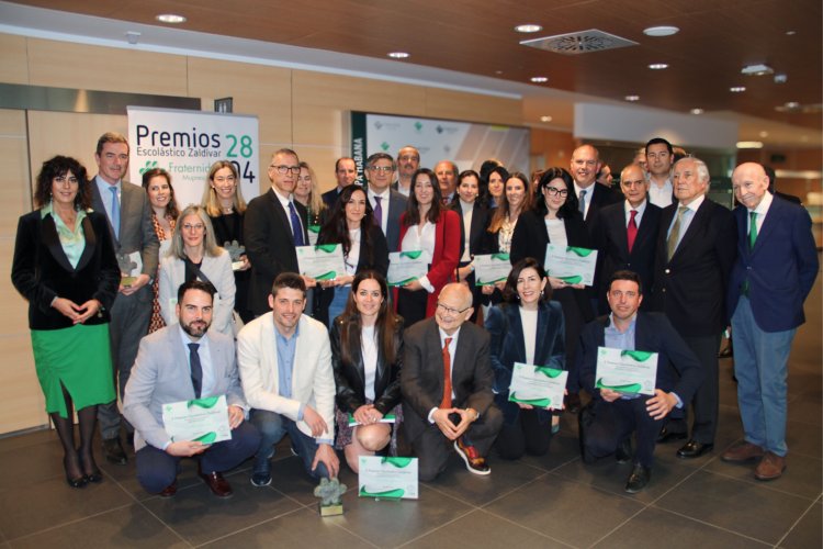 Foto de familia de los premiados