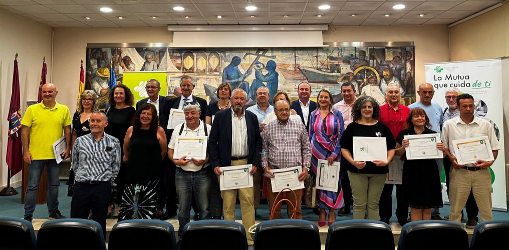 Foto de grupo de los asistentes al acto de entrega del Distintivo Cero Accidentes