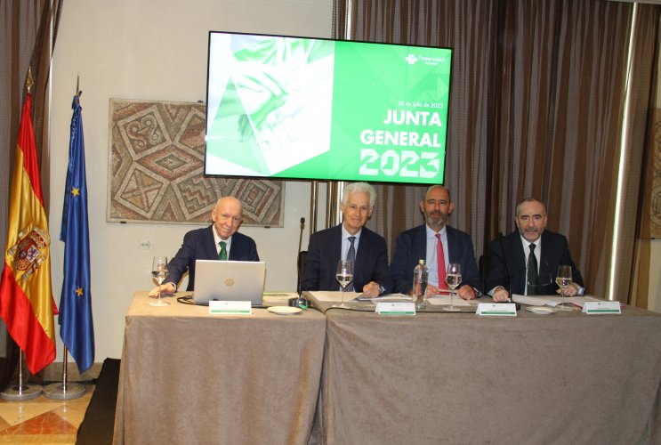 Carlos Aranda, director Gerente de Fraternidad-Muprespa, Bartolomé Lora, vicepresidente de Fraternidad-Muprespa,  Juan Manuel Ruiz Santana, secretario de la Junta Directiva, y Jesús Mas, director del Centro de Asesoría y Servicios Jurídicos de Fraternidad-Muprespa