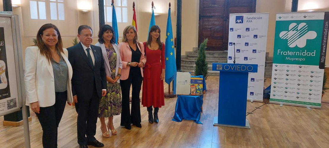 Imagen de los participantes en el acto 