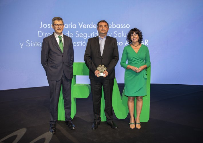 ordi Batalla, director Provincial de Fraternidad-Muprespa Barcelona, José María Verdejo, director de Seguridad y Salud y Sistemas de Gestión del Grupo Agbar,  y Natalia Fdez. Laviada, subdirectora general de Prevención, Calidad y Comunicación de Fraternidad-Muprespa