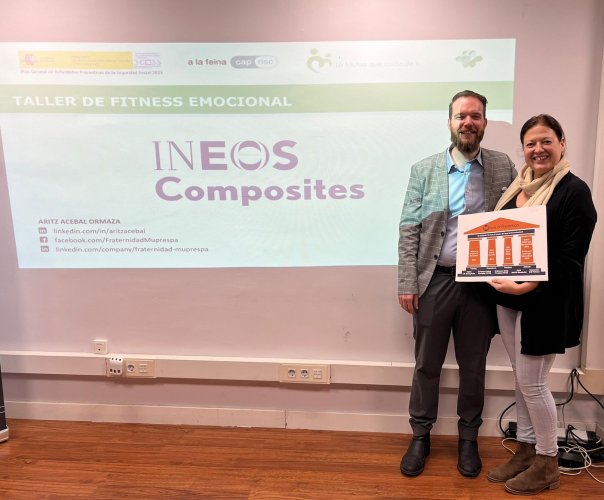 INEOS COMPOSITE BARCELONA Albert Aparicio, director de la Delegación de Fraternidad-Muprespa en L'Hospitalet de Llobregat, y Carolina Pérez, directiva de Ineos Composites 