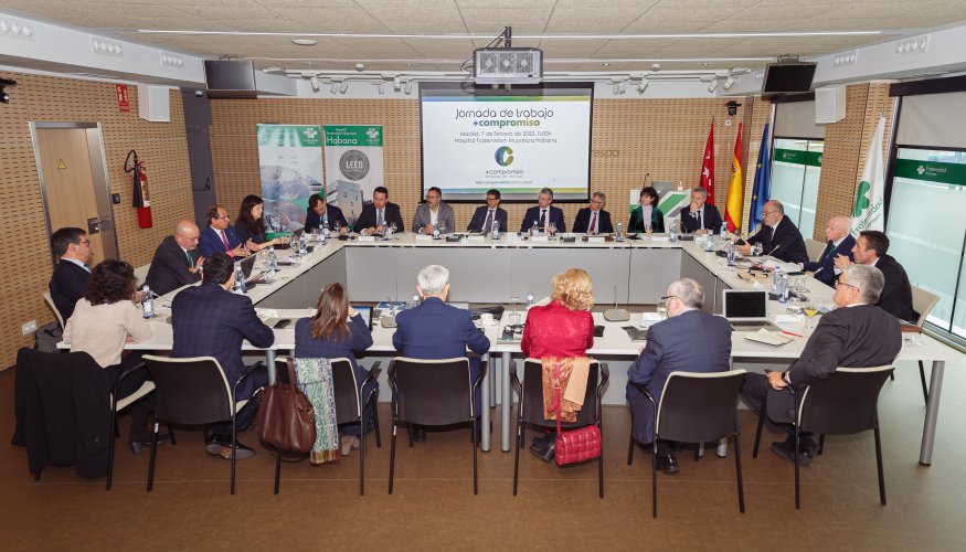 Imagen durante la reunión de trabajo en el Hospital Fraternidad-Muprespa Habana