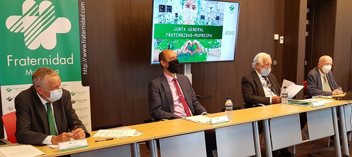 Rafael Domenech, Director del centro de Asesoría y Servicios Jurídicos de Fraternidad-Muprespa, Juan Manuel Ruiz Santana, Secretario de la Junta Directiva de Fraternidad-Muprespa (Educacion y Gestión), Carlos Espinosa de los Monteros, presidente de Fraternidad-Muprespa, y Carlos Aranda, director Gerente de Fraternidad-Muprespa.