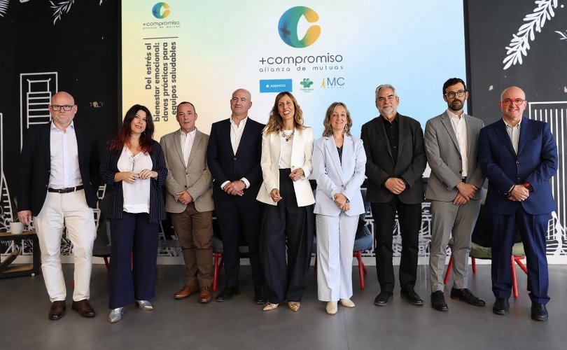 Ponentes y participantes en la jornada de +compromiso 