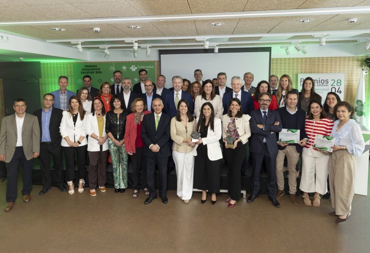 Foto de grupo de los premiados en la XI Edición de los Premios Escolástico Zaldívar 