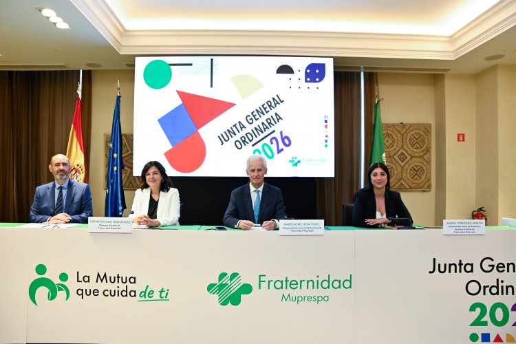Mesa principal de la Junta General de Fraternidad-Muprespa 